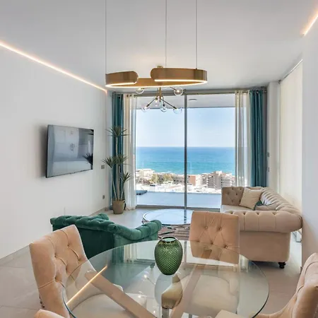 Apartment Golden Luxury 2 Bedroom Sea View
