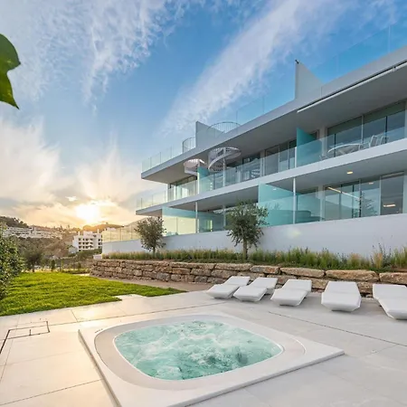 Apartment Golden Luxury 2 Bedroom Sea View *